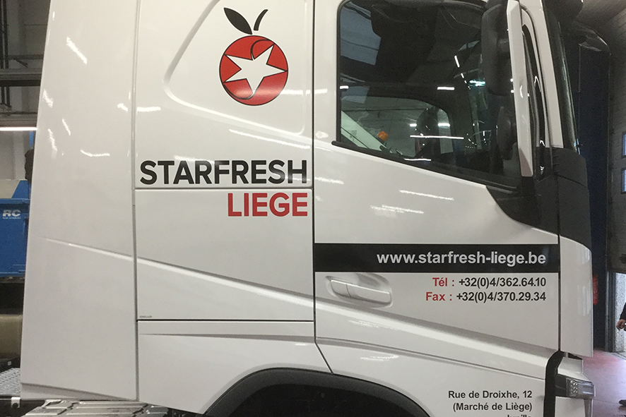 Lettrage découpe camion